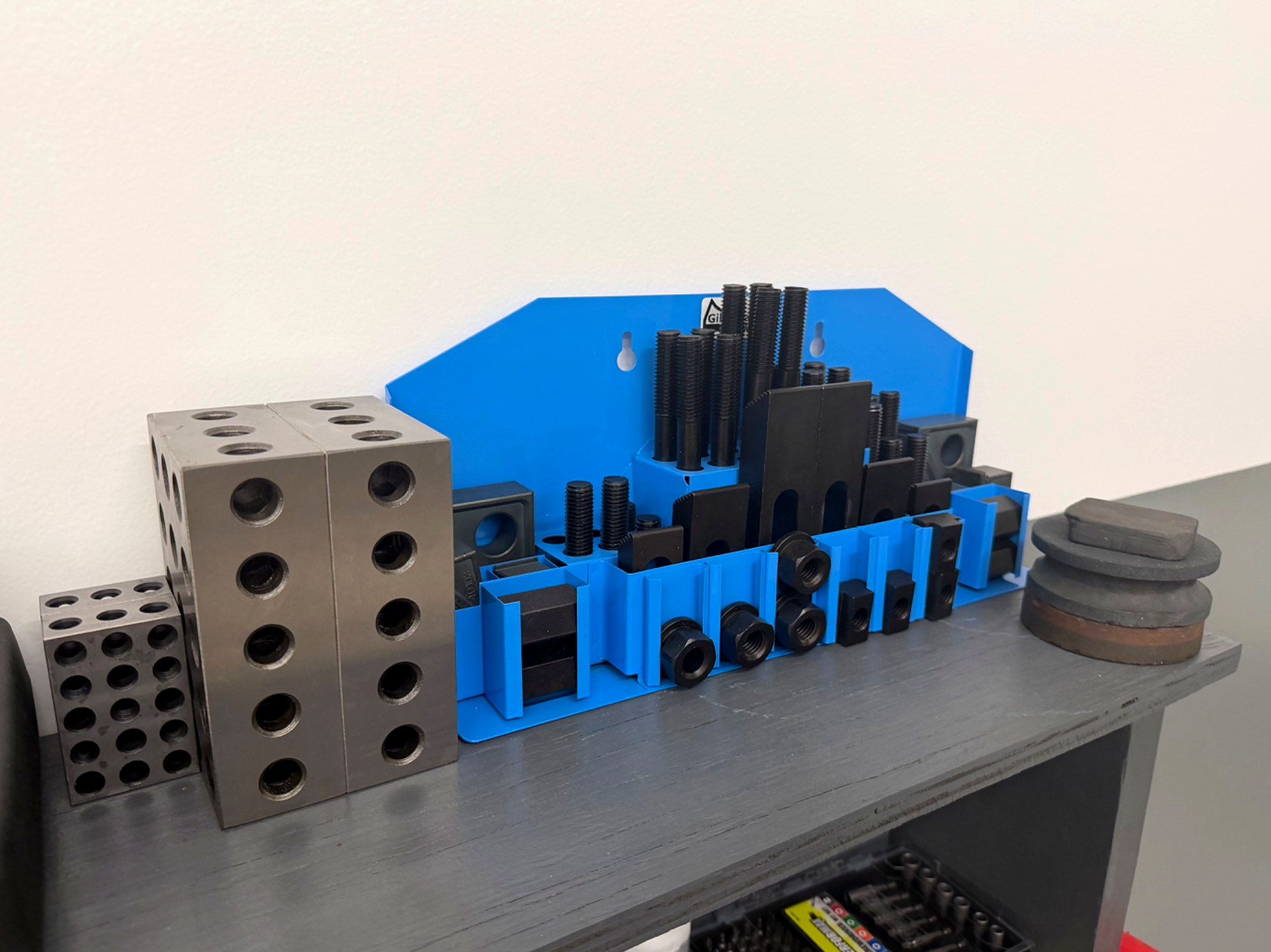 Precision workholding fixtures